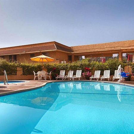 Monterey Park Inn Bagian luar foto